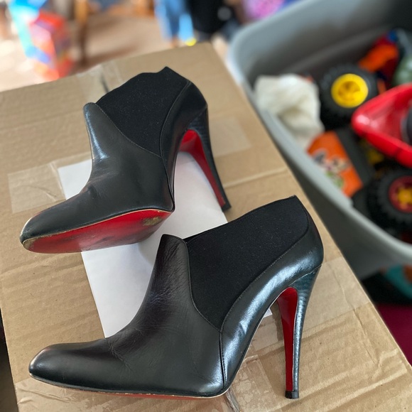 oh…DEER! Black Size 8 1/2 closed toe stiletto booties - Picture 8 of 9